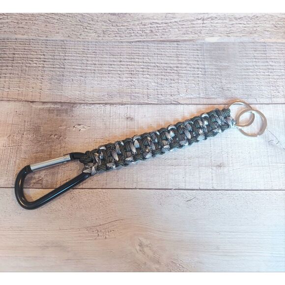 Handmade Paracord Keyholder Carabiner Clip & Keyring Urban Camo & Army Green - Picture 1 of 2